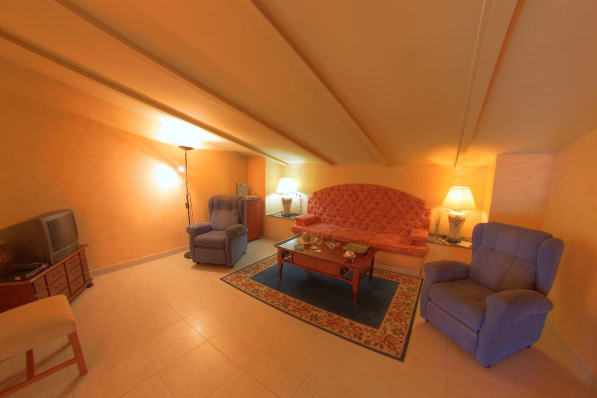Hotel Avenida Beas de Segura Buitenkant foto