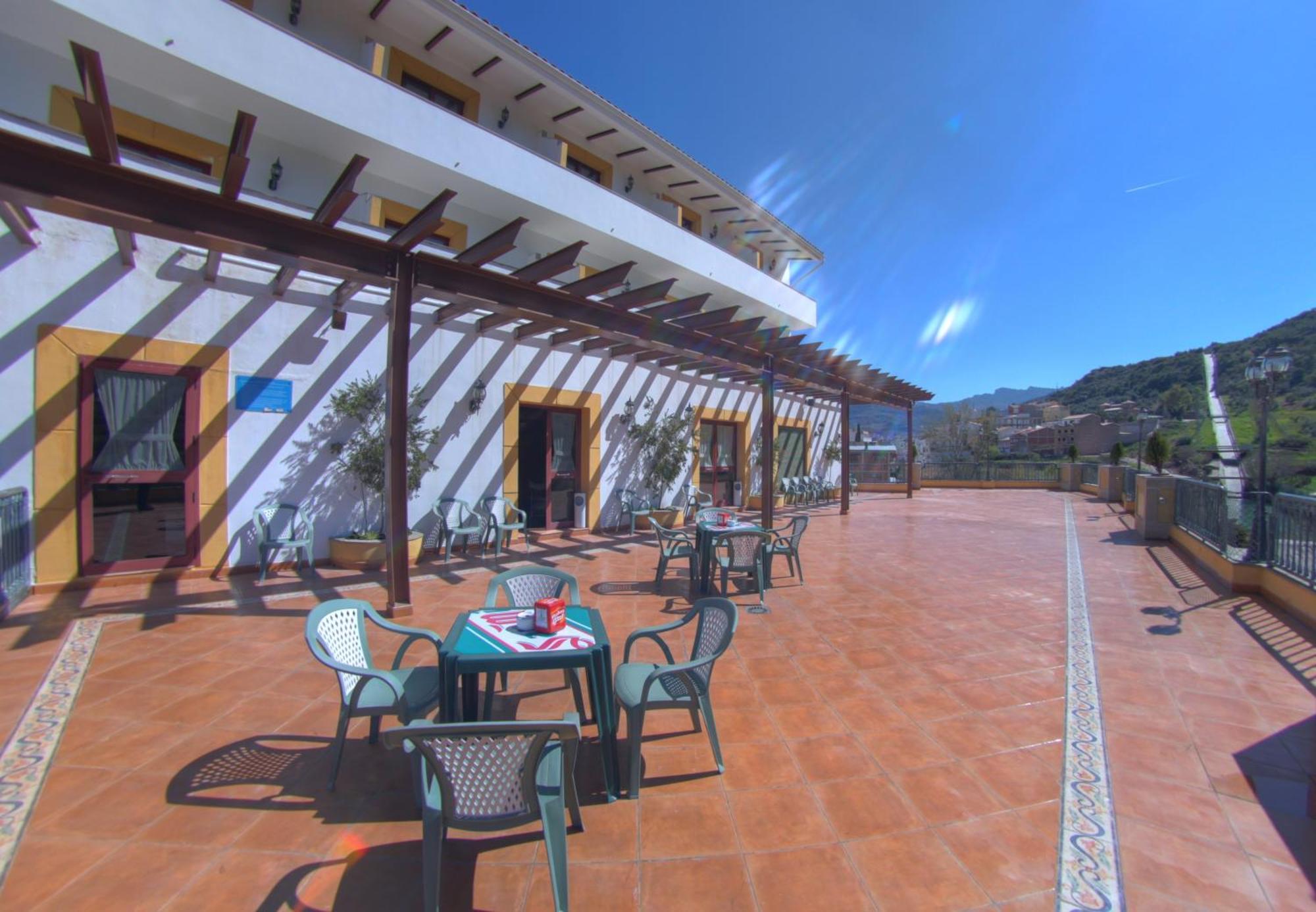 Hotel Avenida Beas de Segura Buitenkant foto