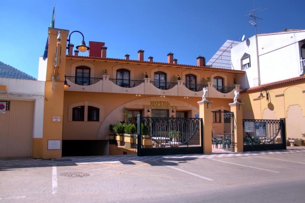 Hotel Avenida Beas de Segura Buitenkant foto